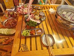 -叽叽扎扎烤肉场(生态城万达店)