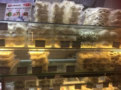 -白玉兰食品甜凤店(合生汇店)