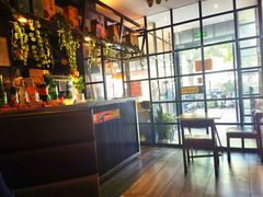 -阿洪锅贴王(小吃城店)