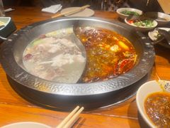 -东巴婆婆云南鱼豆花火锅(大东门店)