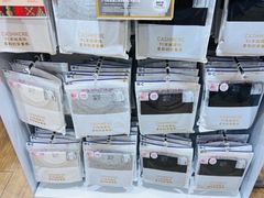 -优衣库(上海虹口龙之梦店)