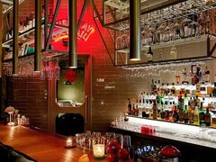 -FOUR PLAY BAR