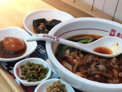-呷佬·长沙手工米粉(金沙江路店)
