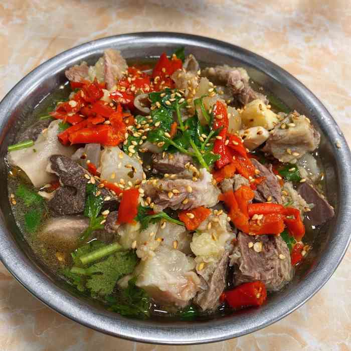 颜勇牛腩(佛山总店)-"终于来一试网红化州牛杂店.店内走怀旧风,.