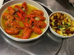 金牌蒜香小龙虾-龙巢盱眙龙虾·牛蛙·烧烤宵夜(八卦岭店)