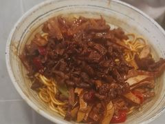 -梅溪·小伙子干挑面(安吉总店)
