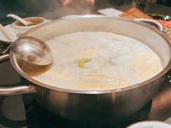 猪蹄猪肚锅-官也街澳门火锅(新源里店)
