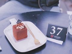 小布朗-UNI UNI(环亚凯瑟琳店)