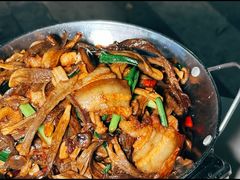 -丹水桥地锅鱼·翘嘴鲌·地方特色全鱼宴(丹江口大坝店)