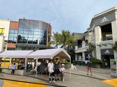 -观澜湖新城运动奥莱区