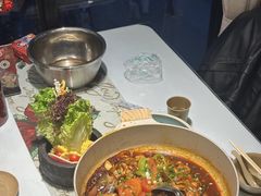 -刘姐啤酒鱼民族演艺餐厅(西街总店)
