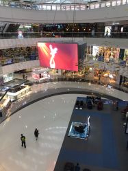 -震轩美容美发连锁店