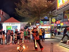 -三亚火车头万人海鲜广场