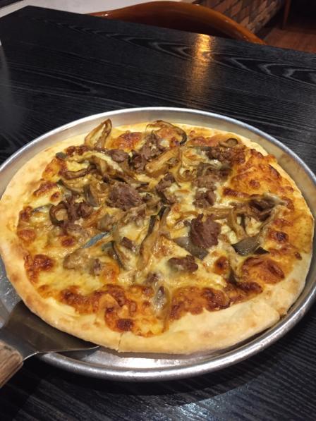 国王牧场比萨店(桂林路店)-"点评上无意看到的,于是冲着他家大披萨去