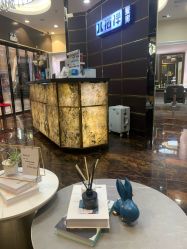 前台-八佰伴8008星级形象店