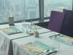 -亚洲国际大酒店·云顶阁旋转自助餐厅