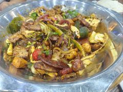 -愉肴麻辣香锅(中山路店)