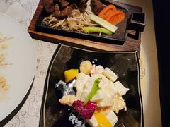 凤梨虾球-穹六人间 people 6(岳阳路店)