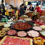 社区里的地道老火锅，手工炒料太香了‼️