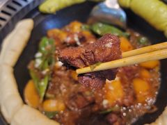 -哈尔滨烧烤·山河村铁锅炖(交大店)