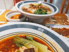 -霸蛮湖南菜·牛肉粉(荣京西街店)