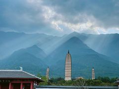 -三塔倒影公园
