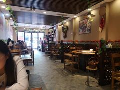 大堂-地锅公社·现炒地锅鸡·地锅鱼·夜宵(罗锦路店)