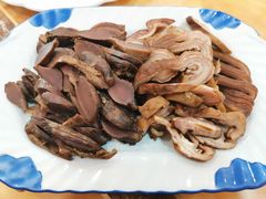 -李连贵熏肉美食酒楼(东市商贸店)