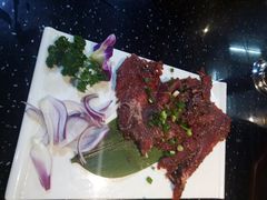 -牛味道炭火烤肉(湖前总店)