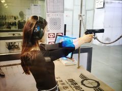 -都市枪神实弹射击俱乐部