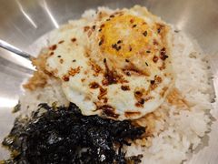 -山野的朋友露营炭火烤肉