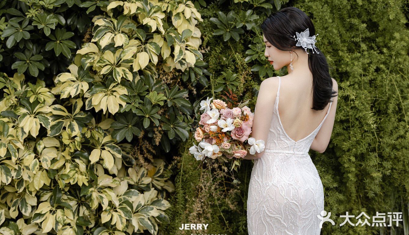 DANY TABET 来自黎巴嫩🇱🇧的设计师婚纱