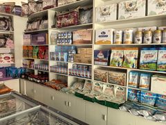 -锦明酸奶店新疆特产(斯大林西路四巷店)