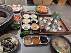 -围炉肉舍•炭烤活鳗•丹东海鲜烤肉(步行街店)