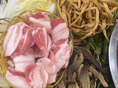 -屯老二农家铁锅炖·行业领军者(梅江店)