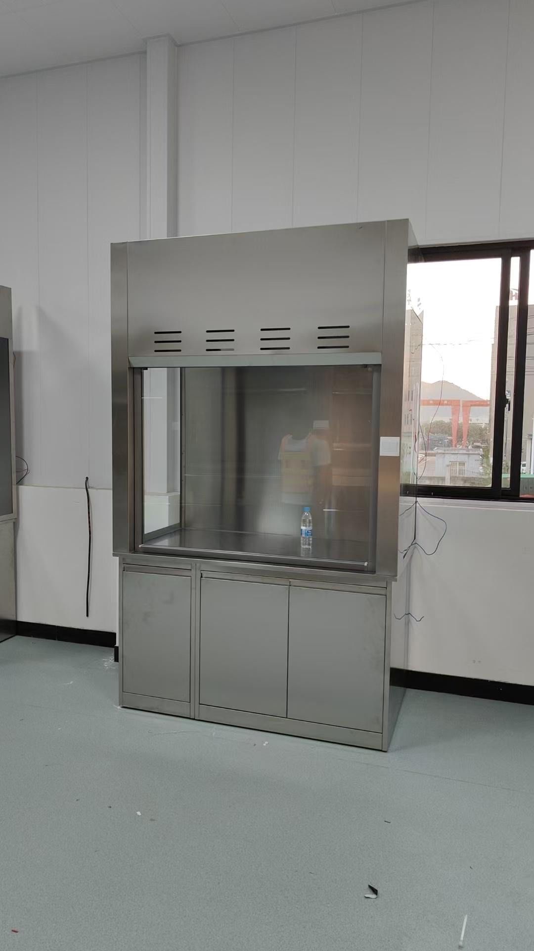 实验室安全必备:304不锈钢通风柜