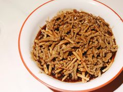 馓子牛肉丝-刘胖子家常菜·蹄花焖藕(江汉路总店)
