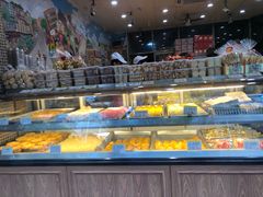 面包甜点陈列柜-赞记龙凤礼饼(广州市二宫向群宾馆店)