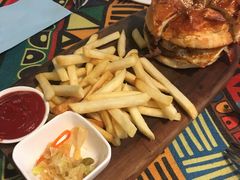 -芭莉与彩虹西餐厅(成都合生汇店)