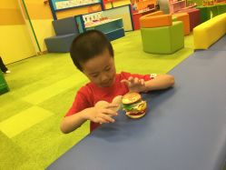 -莫莉幻想儿童乐园(武汉经开永旺店)
