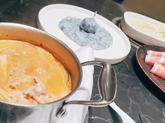 -红鼎豆捞·非遗鲍皇汤火锅(宝丰路店)