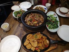 -阿瓦山寨·湘菜现炒·剁椒鱼头王(咸阳总店)