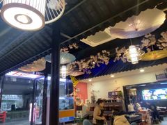 -老街烧烤大排档·地道湖北菜·龙虾馆(汉口火车站店)