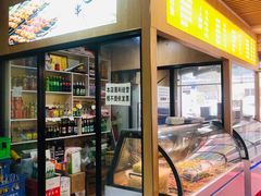 面包甜点陈列柜-邢老三肉丸胡辣汤腊牛肉夹馍(朗福大厦店)