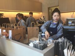 -瑞幸咖啡(怡富广场店)