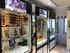 -新视达眼镜店·蔡司·依视路(名镜苑店)