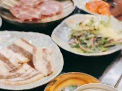 -臻牛烤肉