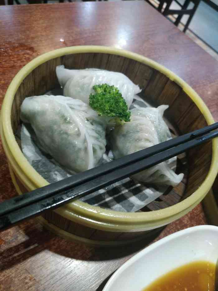 仟味园(龙华弓村店"汇海广场边的,田多米快餐店.按称重计算价.
