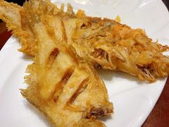 炸偏口鱼-方城小吃店