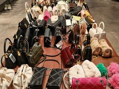 -URBAN REVIVO(高德置地广场·春广场店)